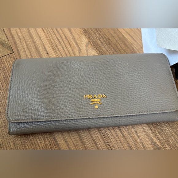 Prada Saffiano Wallet on Chain - Picture 4 of 8